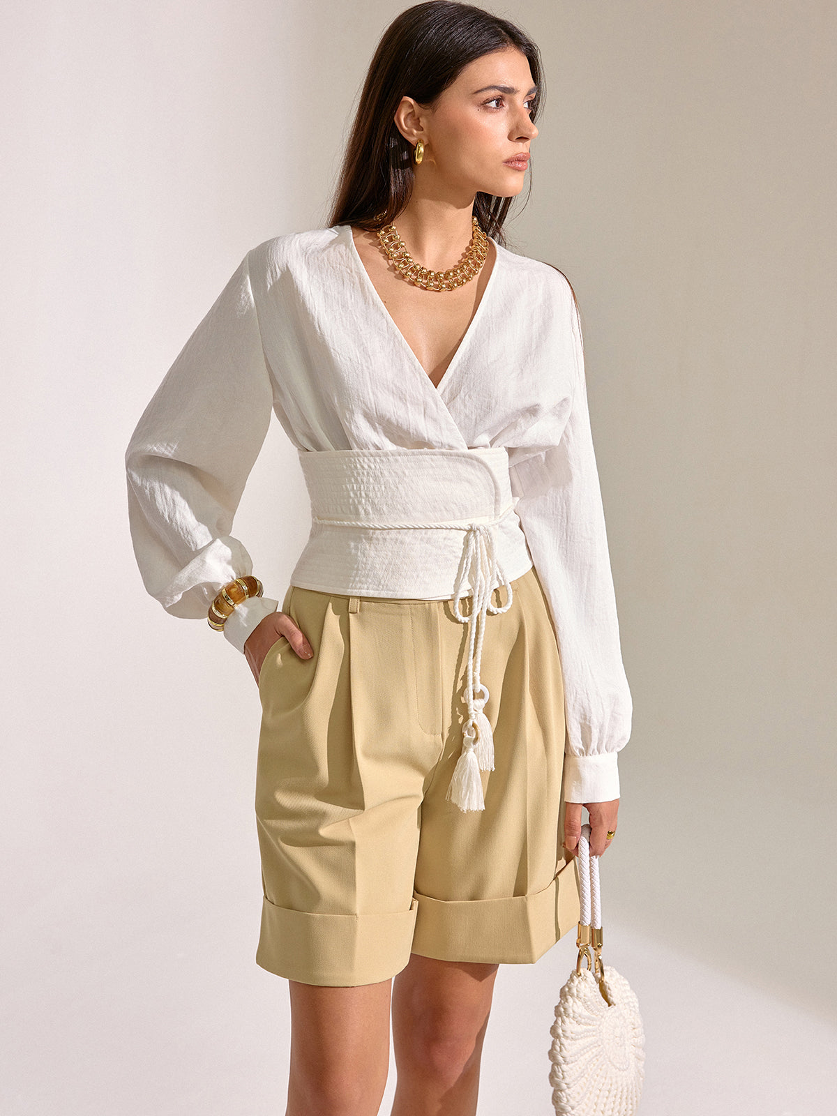 Pocket Mid-Waist Pleated Cuffed Shorts