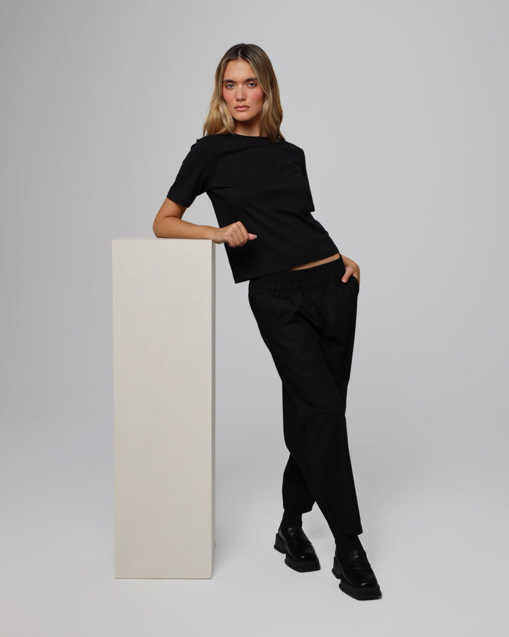 Aella Mid Rise Relaxed Pants