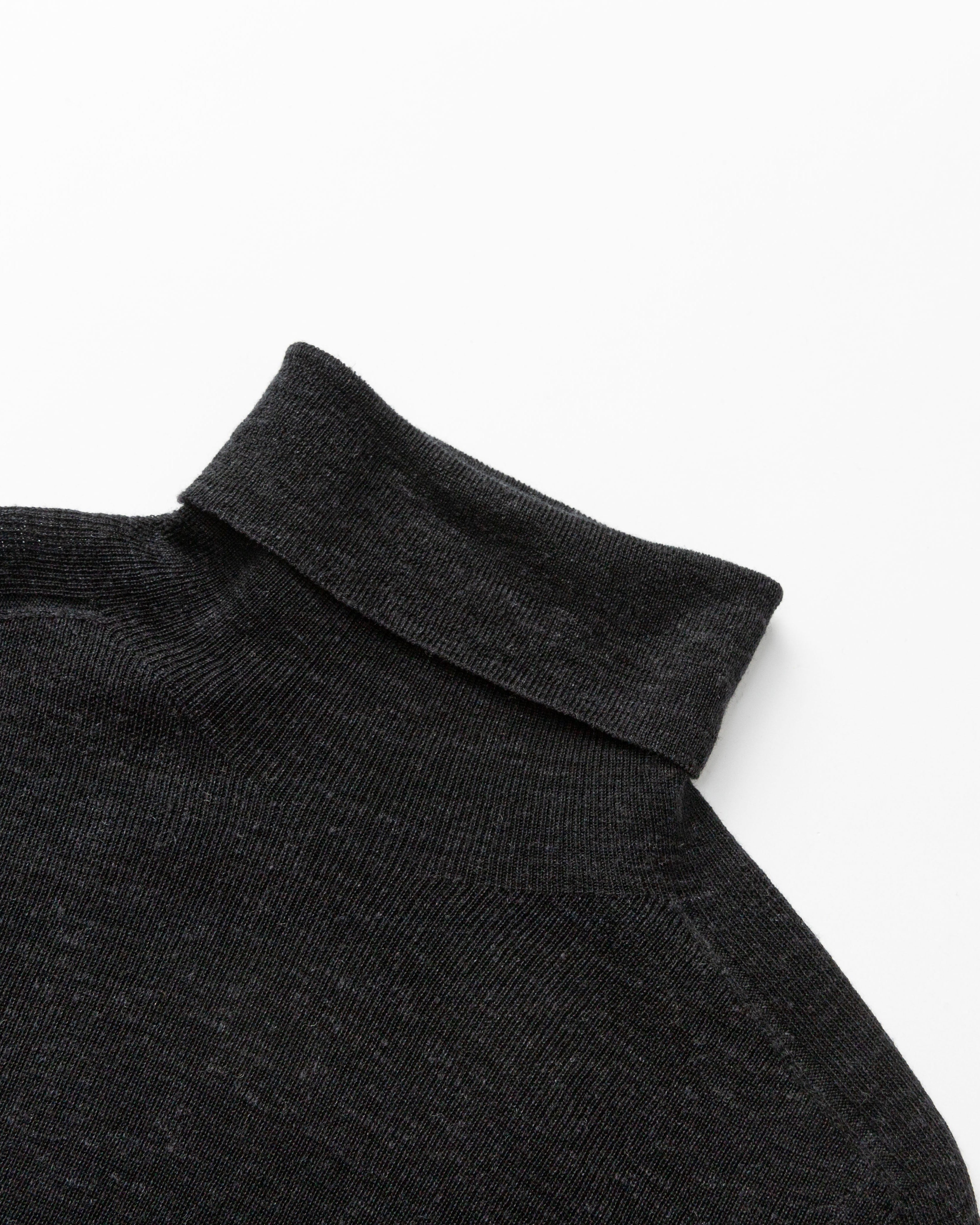 Ossa Knitted Hemp Turtleneck